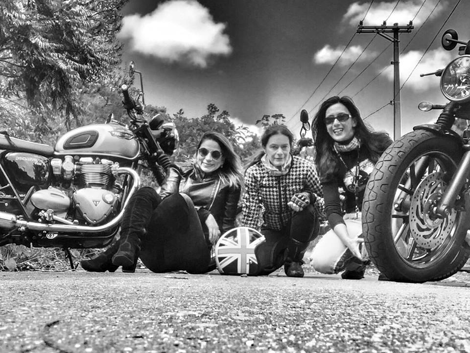mulheres de moto